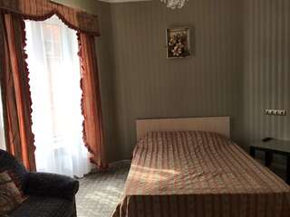 Гостиница Guest House Belaya Nevestochka Геленджик Двухместный двухкомнатный номер с отдельным входом-1