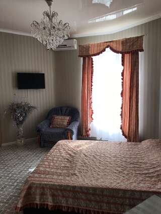 Гостиница Guest House Belaya Nevestochka Геленджик Двухместный двухкомнатный номер с отдельным входом-2